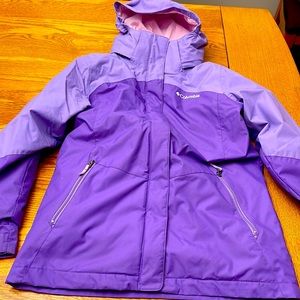 Girls Columbia size L (14/16) winter coat with zip in fleece jacket.